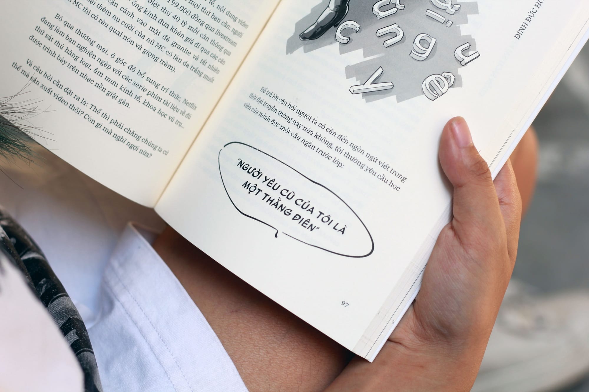 “Cuốn Sách Sai Không Sót Câu Nào”